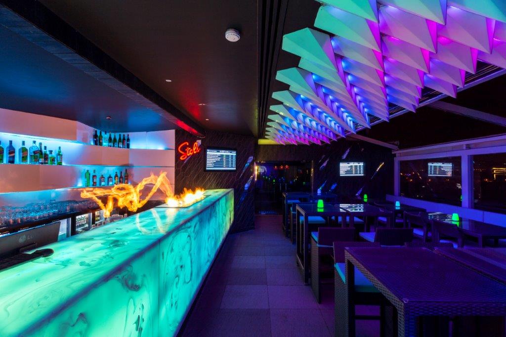 designs_brain's tweet photo. 𝐋𝐢𝐠𝐡𝐭𝐢𝐧𝐠 𝐃𝐞𝐬𝐢𝐠𝐧 𝐛𝐲 𝐁𝐫𝐚𝐢𝐧𝐰𝐚𝐯𝐞 𝐃𝐞𝐬𝐢𝐠𝐧𝐬
Fluid Sky Bar - Highest Rooftop Lounge in #Chandigarh #India https://t.co/8RREUhGVWX
@sushantssurve 

#Lightingconsultants #architecturaldesign #lightingdesigner #chandigarhdiaries #brainwavedesigns #designthink https://t.co/ENacWeIKTN