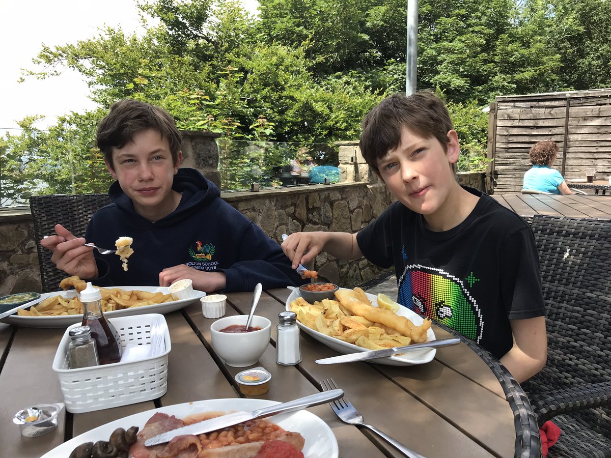 SagaciousDude's tweet photo. Lunch with 2/3rds of my boys #Curleys https://t.co/mF8dgkWy70