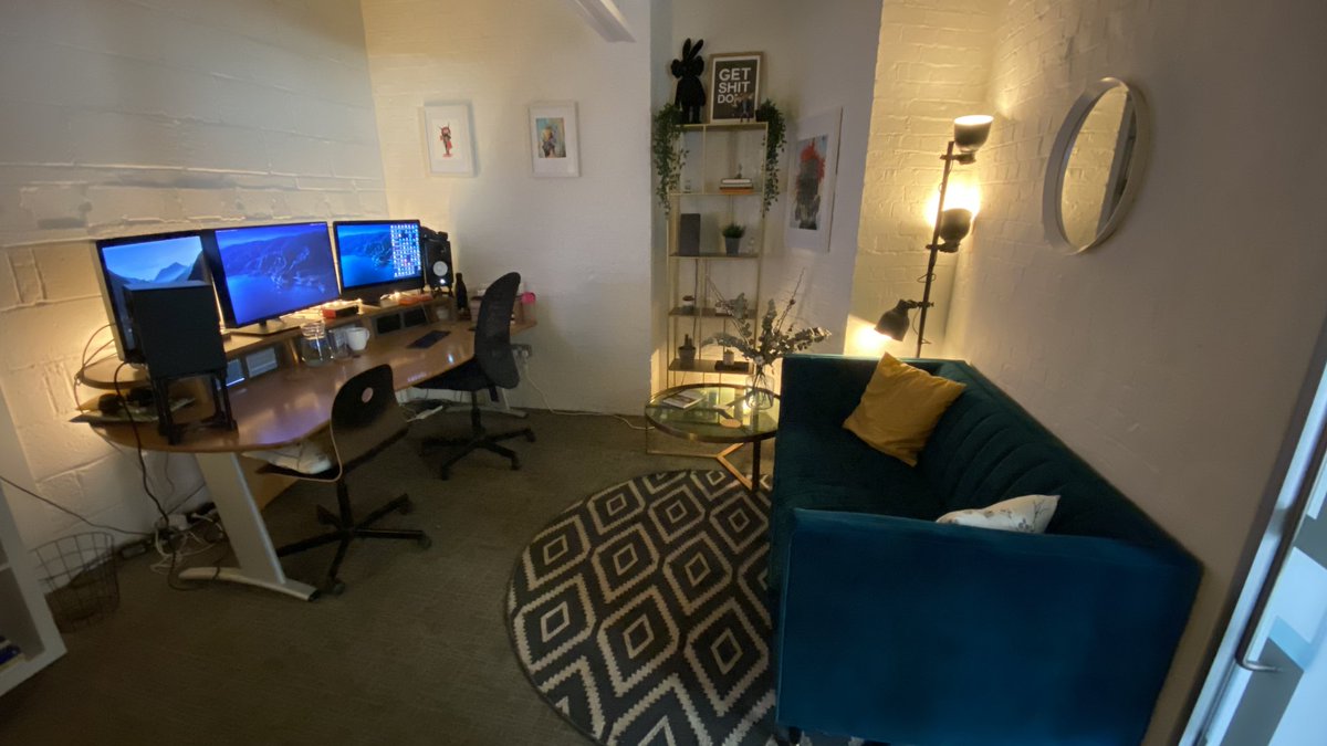 tripod_brixton's tweet photo. The team at GRAFT digital post production (Insta @graft.film) have created perfect studios here. Our studios for rent have the option of darker space ideal for tech; or desks in the light filled atrium. 
#studiotorent #officetorent #deskrent https://t.co/C465aU3Qu9