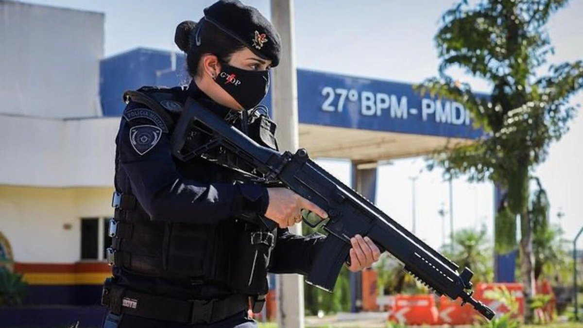 pmdfoficial's tweet photo. Nossos #policiais já estão nas ruas para cumprirem sua #missão diária de bem servir a população do #DF!
Nossas tropas #especializadas estão a disposição de todos vocês. Contem conosco!
Uma ótima quinta-feira!
#PMDF #GTOP #ROTAM #PATAMO #BPCAES #BPMA #CHOQUE #RPMON #BOPE #BAVOP https://t.co/gpnEsN5jim