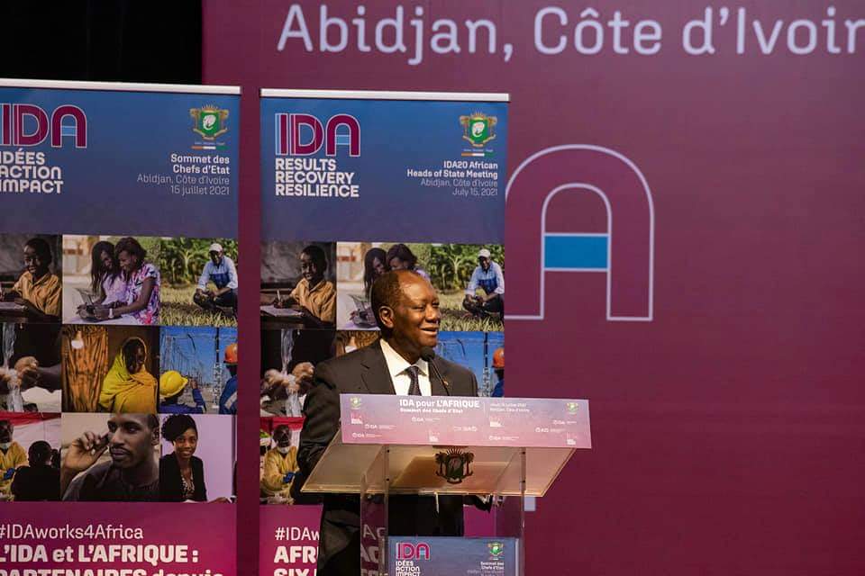 AlainKouadio11's tweet photo. || #IDA2020 || À #Abidjan, le Président Alassane OUATTARA se pose en défenseur des économies africaines. Il plaide pour un relèvement du taux de déficit des États africains (5% contre 8% pour l'Europe et 9% pour les États-Unis d'Amérique).
#ProPra #ADOPrésident20sur20 #CIV225 https://t.co/bzqxOFjMyT