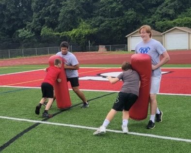 DeMatteoFB's tweet photo. GREAT to have @SomersFootball Class ‘23 @polito_jake &amp; @MahopacFB Class ‘22 @ReillyR34 working w/ @DeMatteoFB Campers yesterday!!! #DFA2021 @PacFootballMSA @somersyouthfb @DirectRaysClass @lohudinsider @KDJmedia1 https://t.co/PKLmoQRaTT