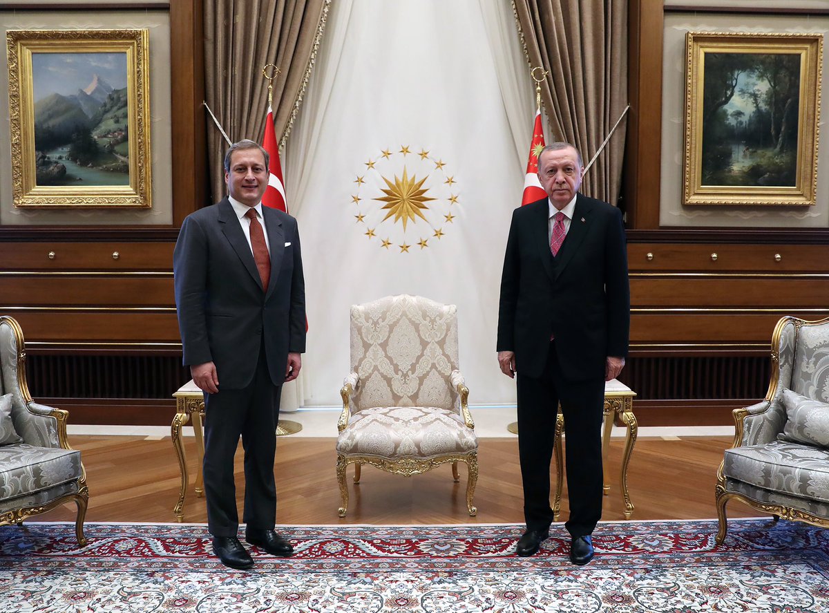 Cumhurbaşkanımız <a href="/RTErdogan/">Recep Tayyip Erdoğan</a>, Galatasaray Spor Kulübü Başkanı Burak Elmas’ı Cumhurbaşkanlığı Külliyesinde kabul etti.