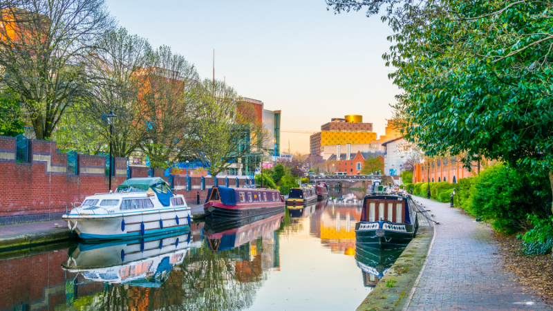 healthybrum's tweet photo. Birmingham is listed as an enhanced support area this means it is extra important that we continue to do the following to bring the rates down and #KeepBrumSafe

👉 Minimise travel where possible
👉 Continue to wear a mask
👉 Follow social distancing
👉 Regular LFD test https://t.co/iHpVB7VAym
