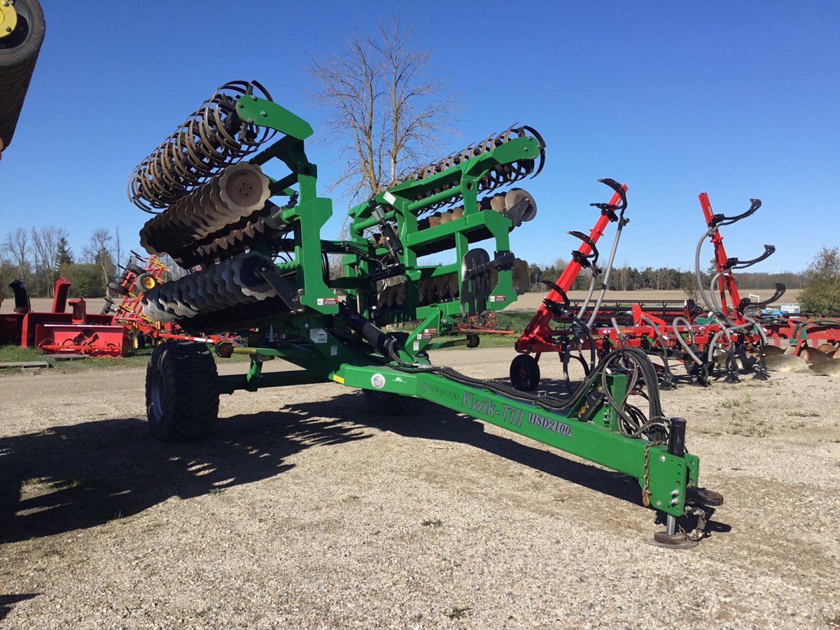 RobertsEquip_'s tweet photo. #TradeInThursday - Make sure you are ready for #FallTillage with the 2018 Kwik Till HSD2100 High-Speed disc with Spring Roller https://t.co/yqWiW7qUzC Contact our sales team for more info! https://t.co/kMXLg4FWxk