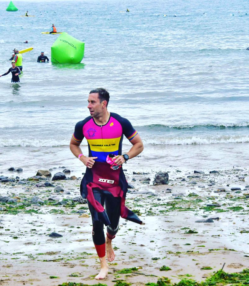 marcbarrow's tweet photo. I donโt normally do official race photos but when you look this pumped getting out of the water, itโs getting bought ๐ช #gowertri @champsysuk @Zone3official @SwanseaValeTri https://t.co/ABHmh7jBG2