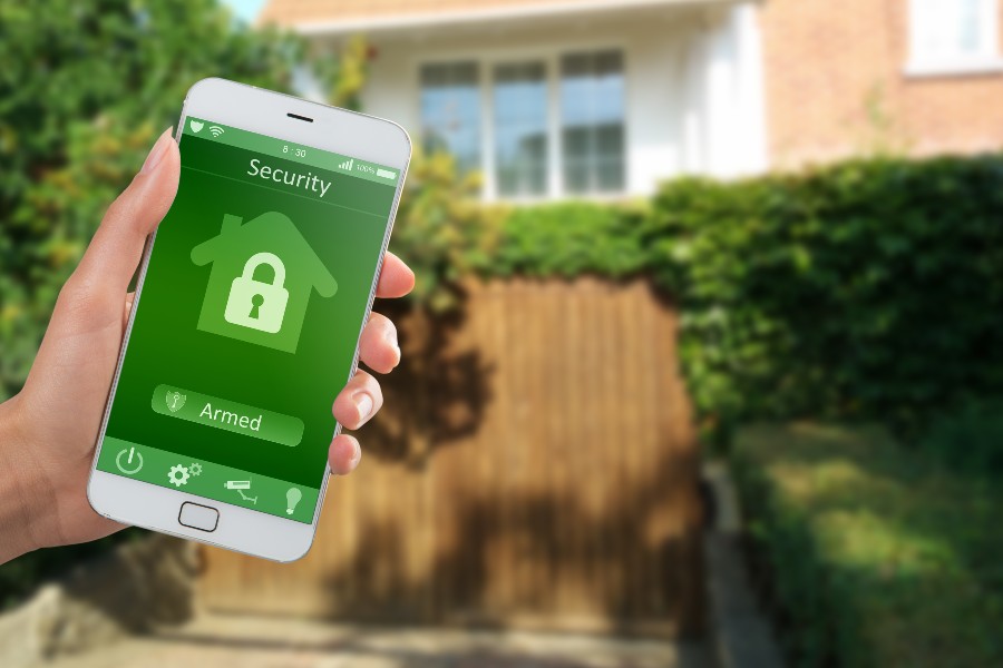 How to use your mobile phone to control your electric gates... buff.ly/3xLBSpI