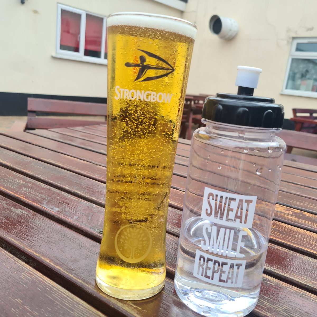 MissPaulaGreen's tweet photo. A quick cheeky one then off home to get on with some more work πππ»
#PlumsteadCommon #StrongbowCider https://t.co/zmYwIPllnm