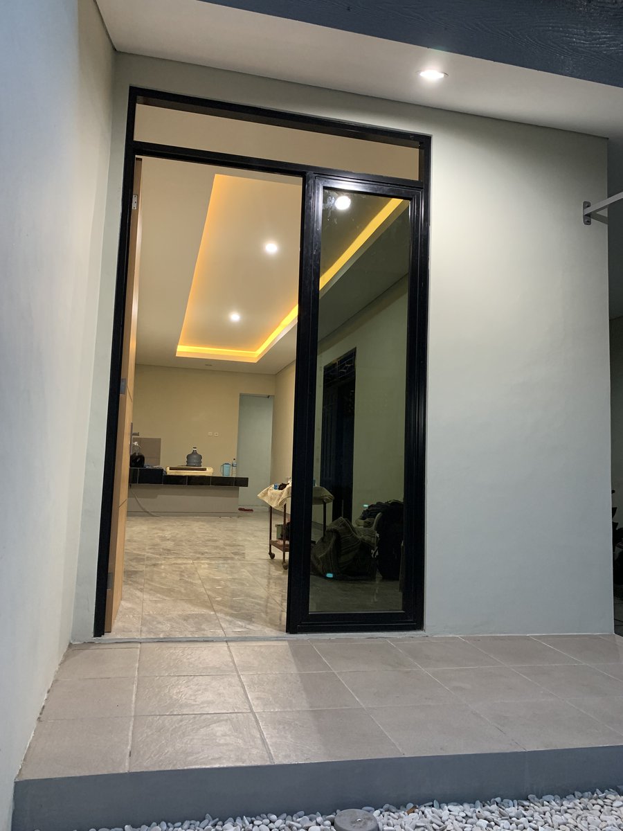 Renovasi total rumah tinggal. Peninggian bangunan merespon banjir.

A Thread

From this                               to this