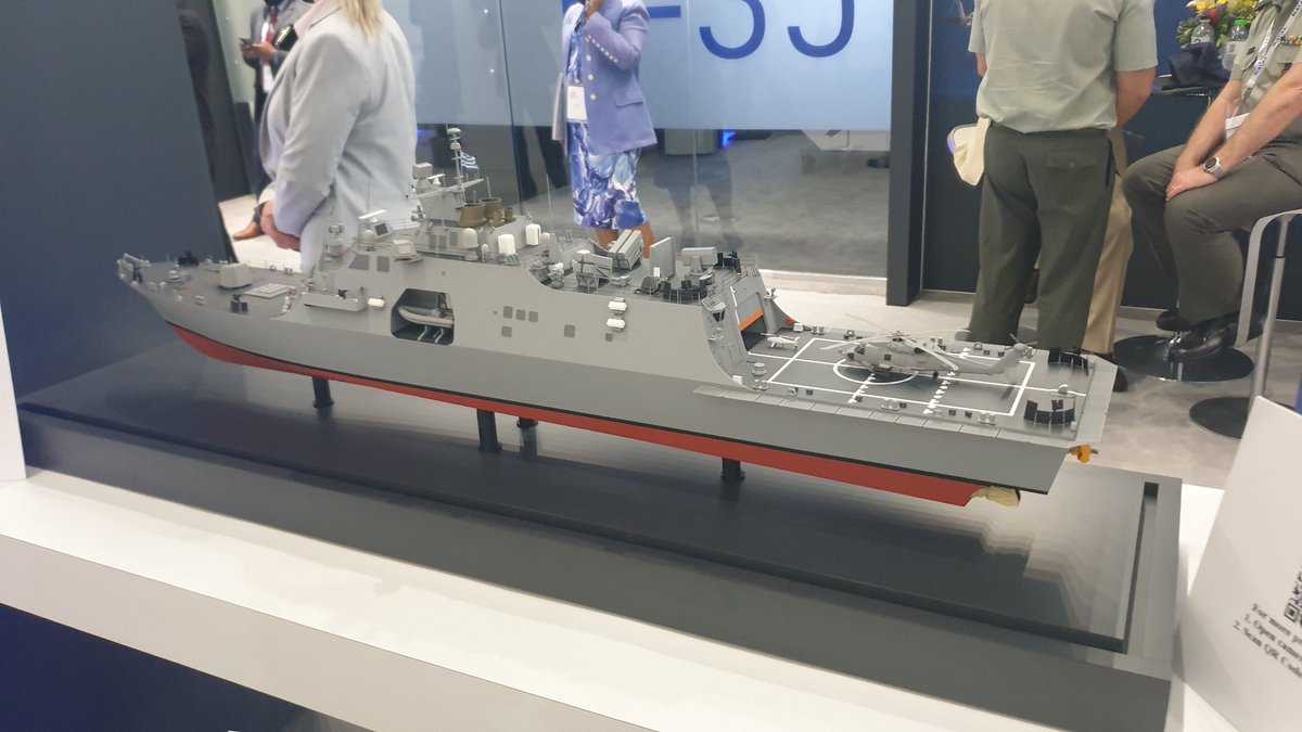 defencegreece_m's tweet photo. Η πρόταση της @LockheedMartin για το #ΠΝ και τις #φρεγατες στην εκθεση #DEFEA21 #DEFEA2021 περιελαμβανε την διαμορφωση οπως την ξερουμε αλλα με 8-10 επιπλεον θεσεις οπλισμου για 0.5in πυροβολα προφανως για αντιμετώπιση επιπλεον ασυμμετρων https://t.co/kzqG8y1RZu