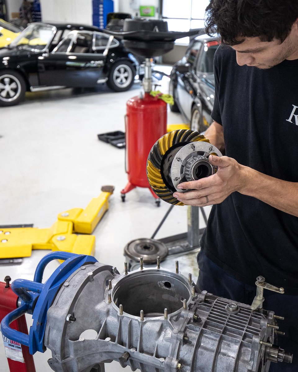 RoadScholars1's tweet photo. Apprentice Daniel Journey checking the wear patterns on a differential. He's a young gun in our shop and a graduate of @Mac_College Auto Resto Program. He works alongside our master mechanics and has since turned a wrench on everything from the Abarth GTLs to modern GT cars! https://t.co/ilUdDnmuvP