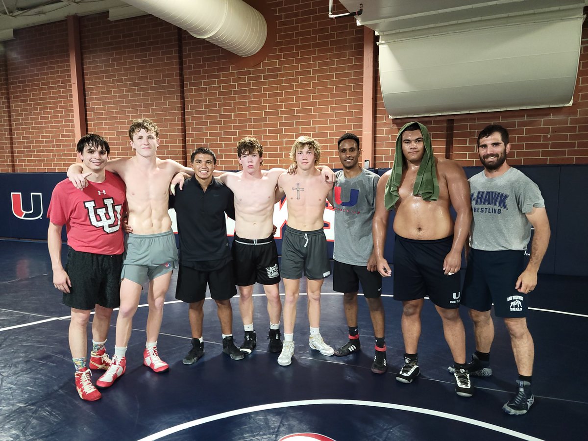 JHawkWrestlers's tweet photo. Fargo week starts Saturday!
Our Jhawks competing:
Gabe Carver FS/Greco
Hunter Bagby FS
Kaleb German Greco
Kasey Ross FS/Greco
Hayden Hearne FS/Greco
Let's Goooo!!! @THEalimo91 @jeff_sand @buffaloccfyp https://t.co/I8ZZHRkRMG