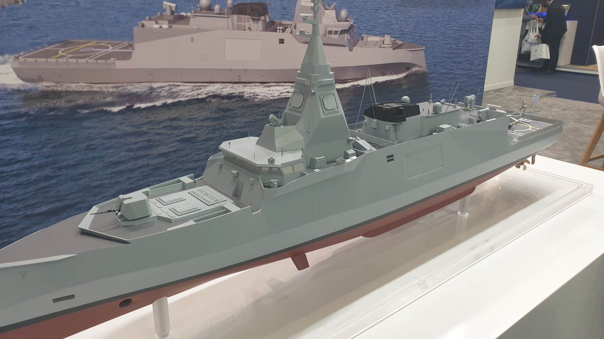 defencegreece_m's tweet photo. Η πρόταση της @navalgroup για τις #φρεγατες #ΠΝ δε περιελαμβανε καποια αλλη εκπληξη εκτος απο το #Strales, σε ερωτηση μας αν παιρνει παραπανω κελια απο 32 η απαντηση ηταν αρνητικη χωρις να διευκρινισουν τι είναι τα ημικιλυνδρικα πισω απο το πυροβολο. #DEFEA2021 #DEFEA #Defea21 https://t.co/fkANkj4mXl