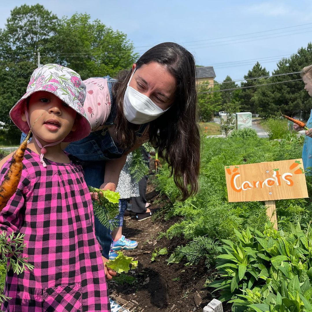 RightToFoodCA's tweet photo. Today is #WorldYouthSkillsDay! It’s been a tough year for kids with limited opportunities to connect, learn and just have fun. Our network of CFCs stepped up to the challenge w/ innovative &amp; safe programs to support kids in developing food skills &amp; building confidence. https://t.co/2FABTMAJMj