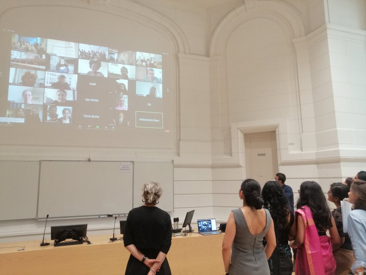 Congratulations to the 2018 and 2019 generations because they both just got their diplomas! In a very special ceremony but still sharing the Neurasmus spirit with friends and family!