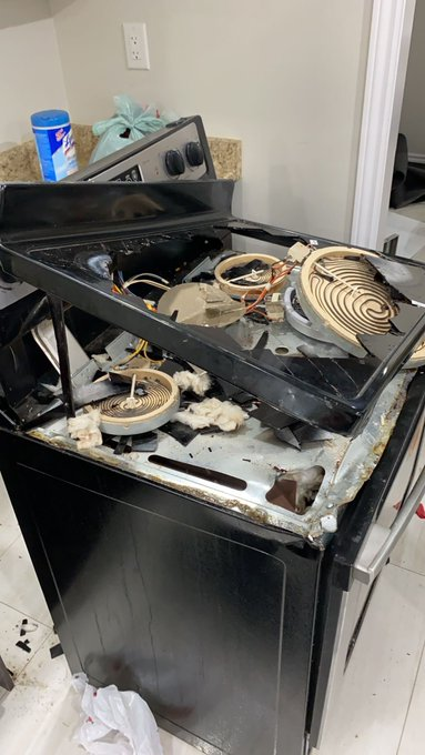 QasimRashid's tweet photo. Devastating hate😓

Extremists broke into &amp; severely damaged my Ahmadiyya Muslim Community's mosque in Cambridge, Ontario—destroying Islamic books &amp; literature. &amp; causing tens of thousands in damage.

We must continue to stand united against anti-Muslim hate. This is unacceptable https://t.co/GpAeGbsaQc