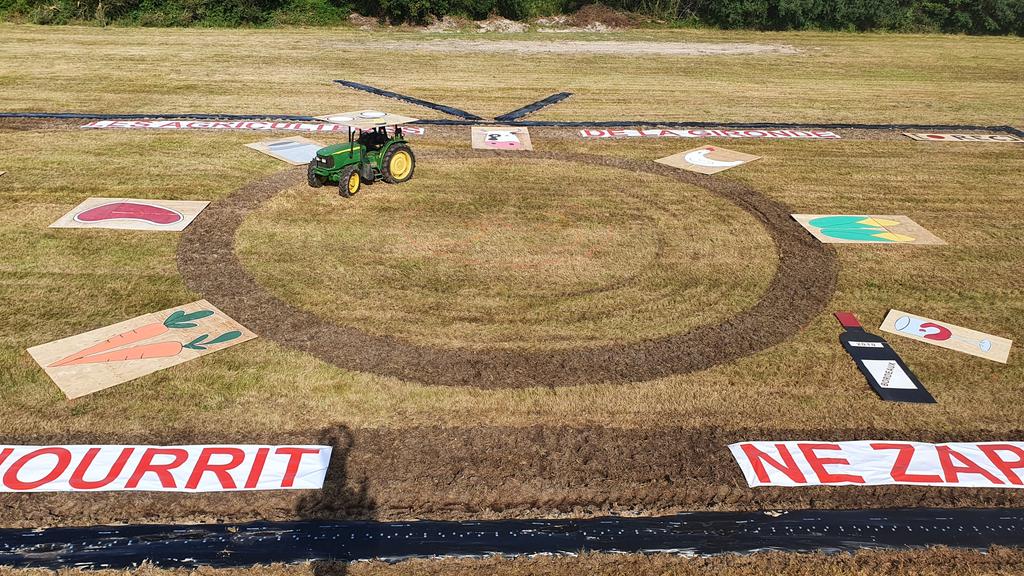Les équipes <a href="/FNSEA33/">FNSEA de la Gironde</a> et <a href="/JA_Gironde/">Jeunes Agriculteurs 33</a> vous attendent à Noaillan ce vendredi 16/07 pour profiter des bons produits du 33 et soutenir le visuel #LesAgrisAimentLeTour en votant sur facebook
