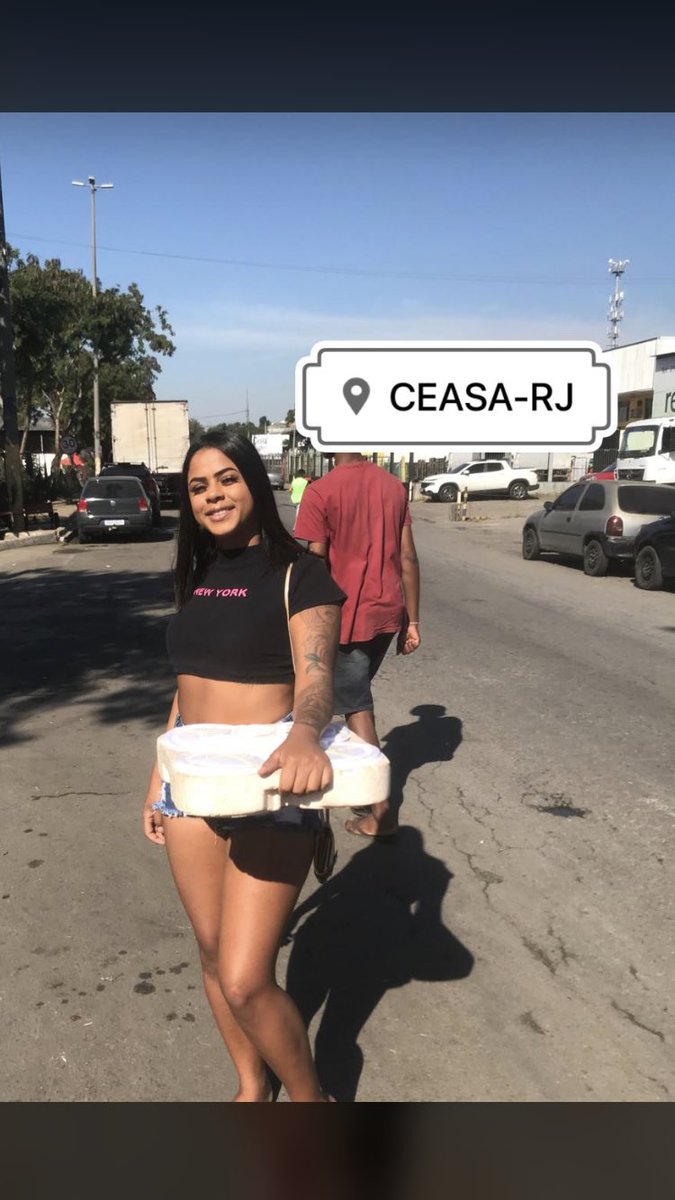 A morena da quentinha do ceasa 🤣😚
