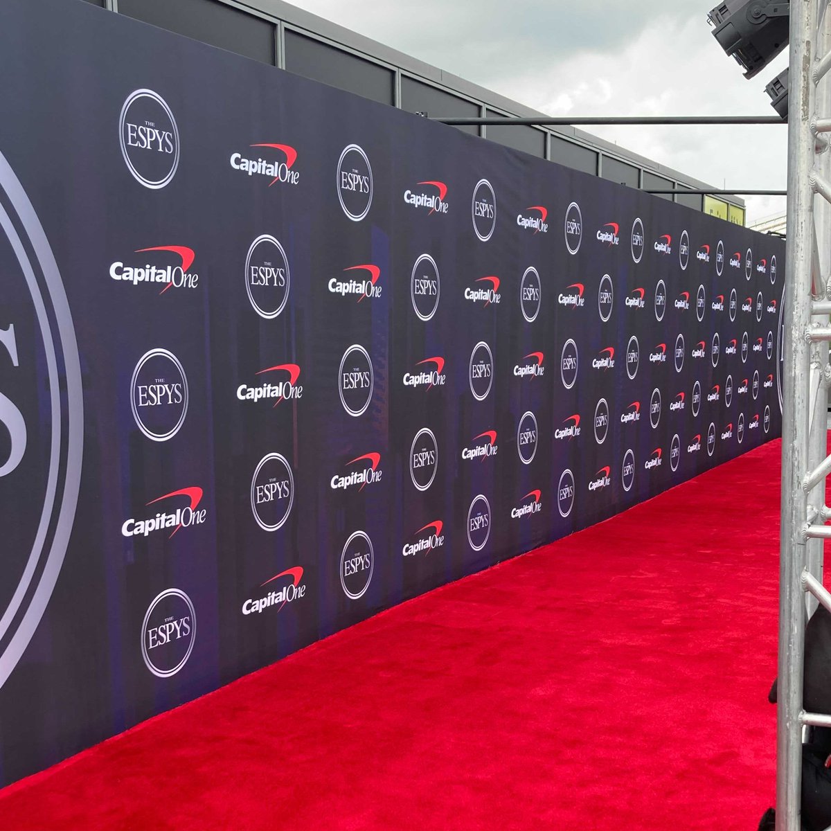 GramercyTech's tweet image. #TBT to last week at the ESPYs where our team was on-site handling registration, credentialing, and check-in! Learn more about how Eventfinity can get people registered, credentialed, and into your event as quickly as possible: eventfinity.co/check-in