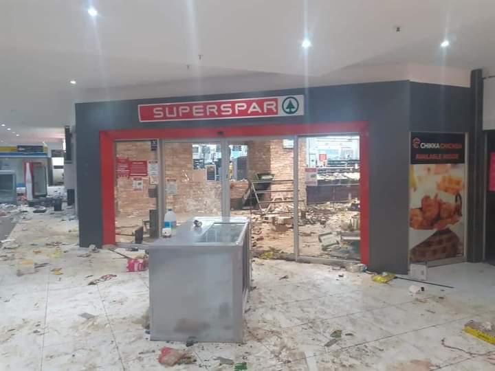 BonganiStevenD's tweet photo. Queensmead mall before &amp; after. Just absolutely incredible! Thanks to the community. United we stand, divided we fall !!

#community #ShutdownSA https://t.co/cObcjyq3zy