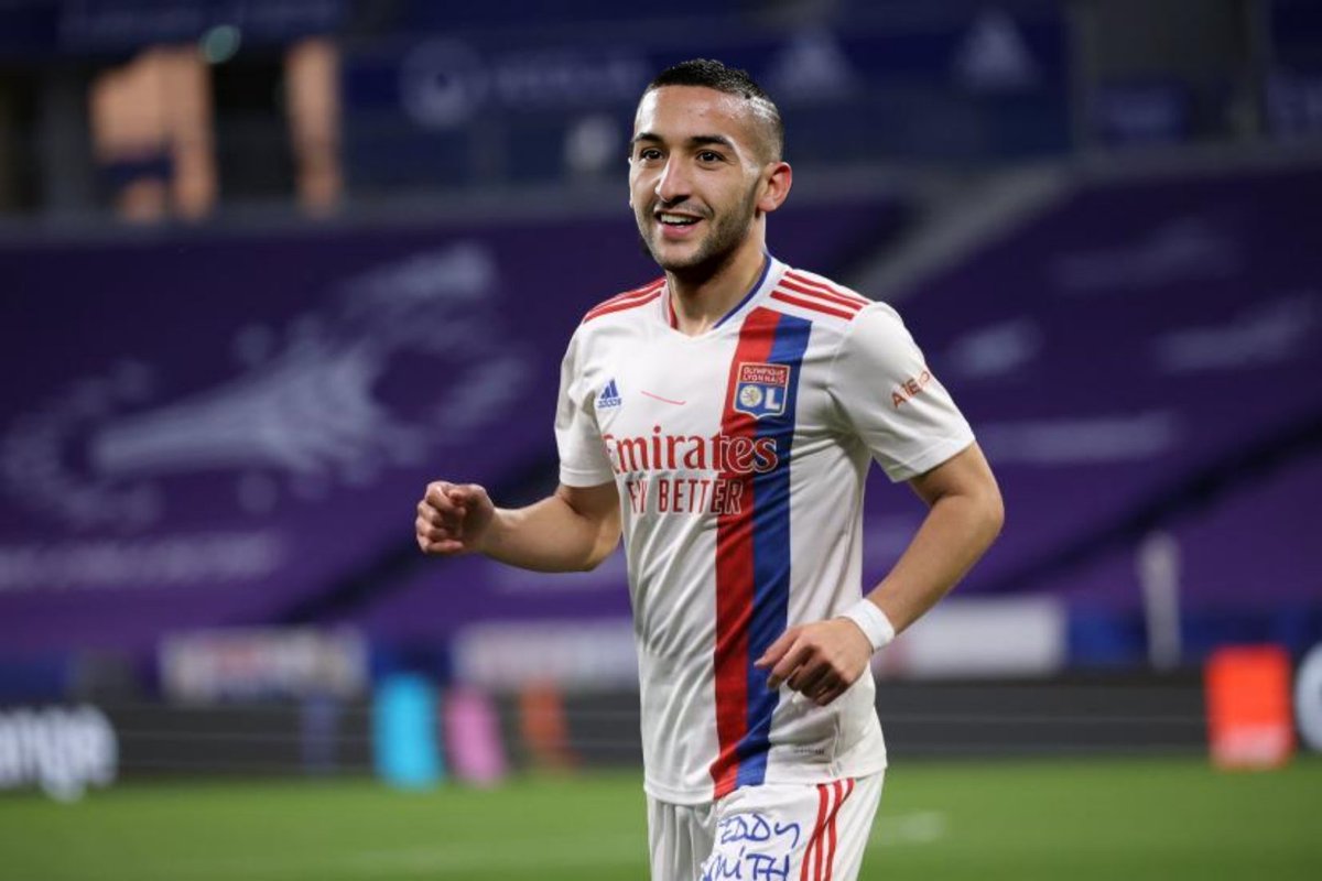 JugadorSeven's tweet photo. Avouez le.. Ce maillot lui ira bien.
Je vais poster cette photo tous les jours jusqu'à l'officialisation du transfert de #Ziyech à l'@OL ...
#SignZiyech #OL #TeamOL @n1_fred https://t.co/tI2Jspl51j