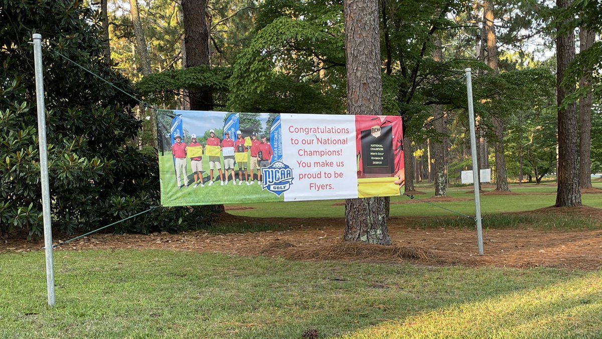 If you’re driving by @SandhillsCC this week, check out this new banner! 🏆 💍 ⛳️ @gusulrichgolf #FlyersRISE @NJCAAGolf