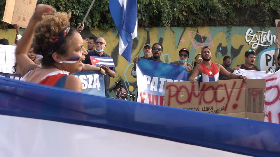También en mi país apoyamos a Cuba! 🇨🇺 Estamos con Ustedes! Polonia está con Ustedes! 💪🏻 TODOS SOMOS UNO!! 🇵🇱🇨🇺🤝❤️ #soscuba #patriayvida #libertadparacuba #WilliamLevy