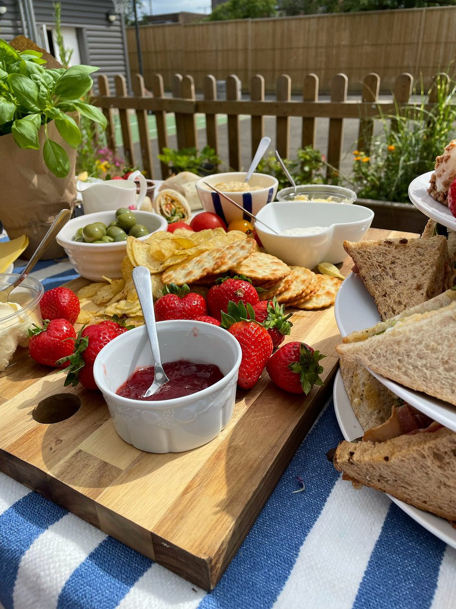 springhallow's tweet photo. It is almost the end of term, and staff at Springhallow Post-16 celebrated with a scrumptious afternoon tea!
Many thanks to all involved in preparing this, it went down a treat!!π#post16 #springhallow #afternoontea https://t.co/vgBapPFZGq