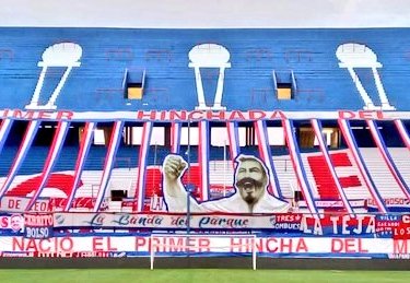 Nació de un grito,
garganta quebrada,
que partió el silencio,
y a la tarde en dos

Nació... NACIONAL

Enorme <a href="/7411Hinchada/">7411 - Hinchada Nacional</a> 💪 #EsHoy