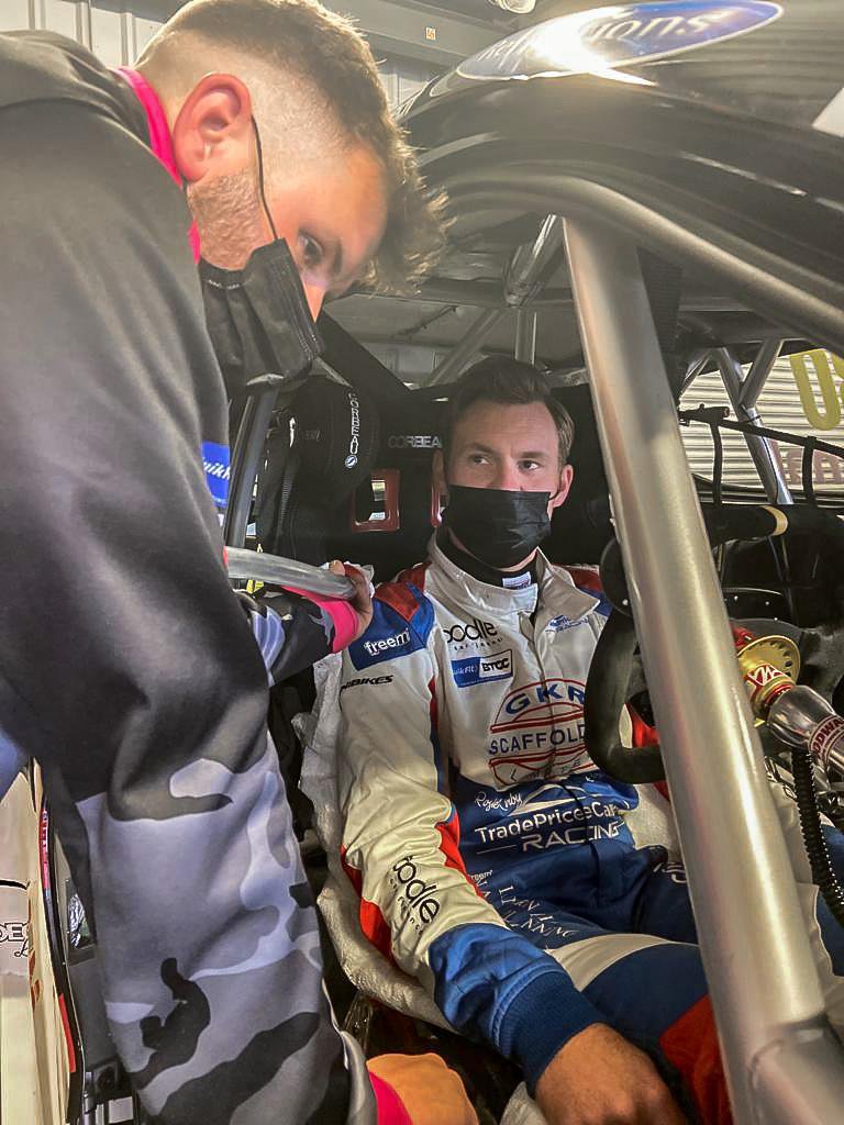 TeamHardRacing's tweet photo. Find out how Jiggy got on in the second Team HARD. CUPRA Leon for the @goodyear tyre test at @Oulton_Park last week in our latest video 👇
https://t.co/WUveKP7l2o
#TeamHARD #GoHardorGoHome #TyreTesting https://t.co/kA7LyQ0n0t