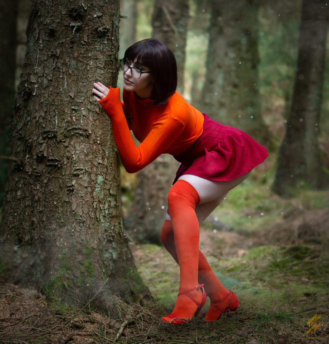 Small set from my photoshoot with Paige last month let's see your cosplay photos below
#cosplay #velma