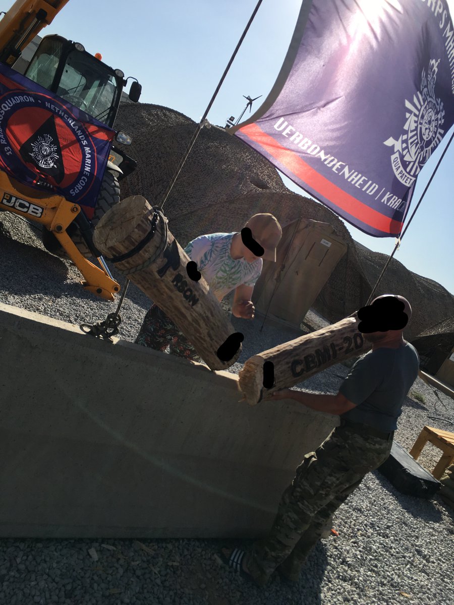 Clog1665's tweet photo. Enige tijd geleden hebben de mannen van het @korpsmariniers in Erbil hun Midtermdag gevierd. Er werd traditioneel een balk doorgezaagd door de Cdt en de jongste pax. Ook werd er terug-en vooruit gekeken. Keep up the good work and above all, be safe!#SECFOR #Erbil #Irak #OIR #QPO https://t.co/p9GbKpmv4L