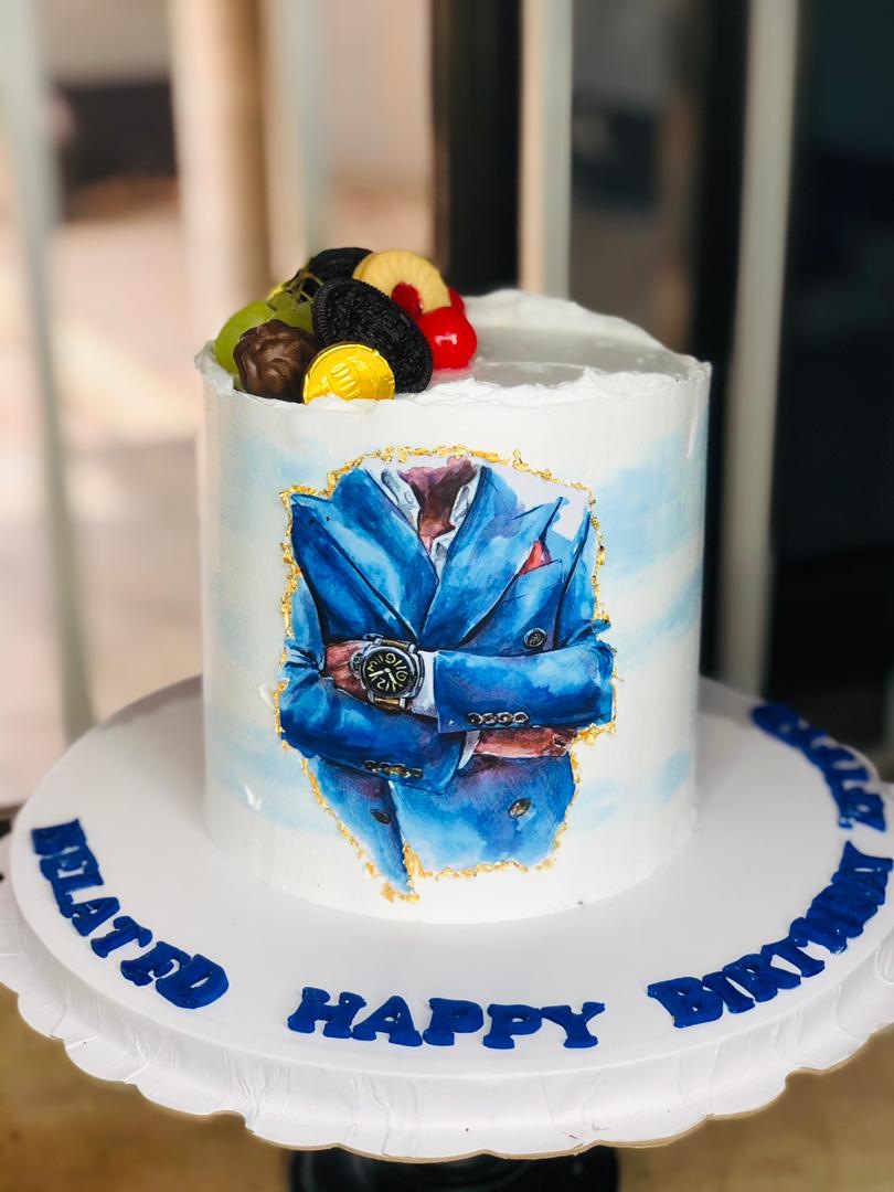 67cakesgh's tweet photo. The story behind this one right here is something else. 
From having to delay the order for day because of ECG only for ECG to show me the following day. 😒
But we managed to overcome this and came out with this "beauty piece"  😊😏.
1/2 https://t.co/Gt71gPkzkD