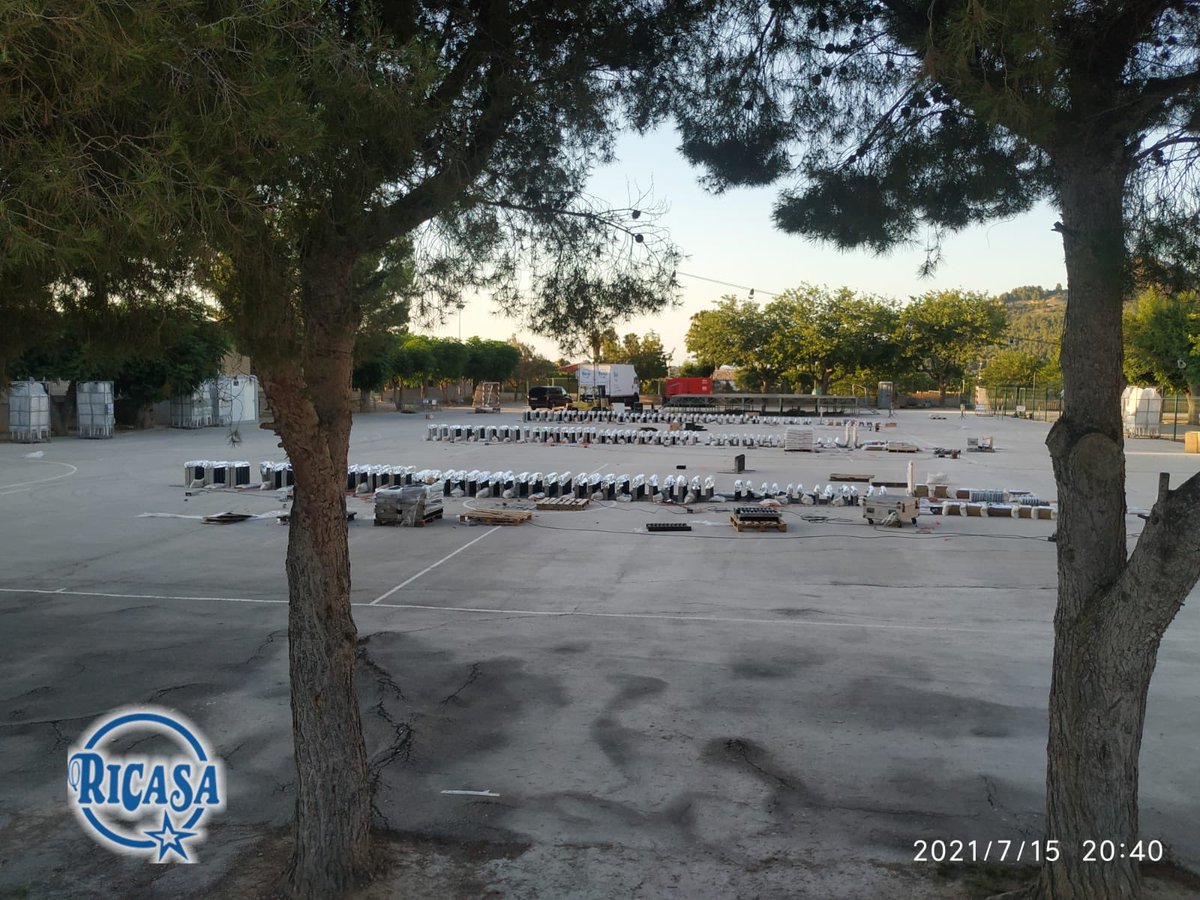 Ya estamos preparados.Hoy estamos en Pedreguer donde a las 22:15 h disparamos un castillo de fuegos. #pirotecnia #fireworks #verano #pirotecnic