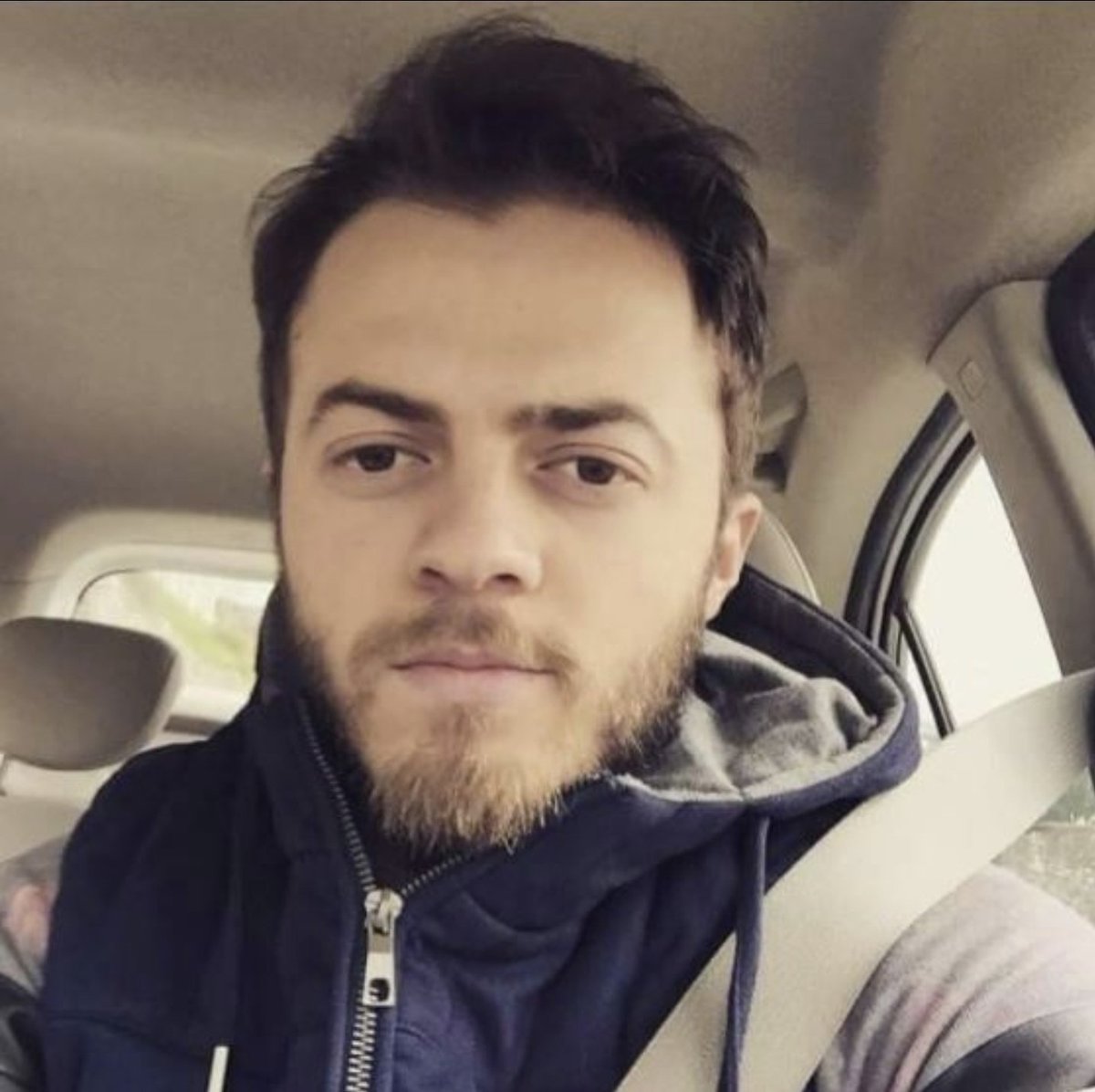 15 Temmuzu yaşamayan en uzun geceyi 21 Aralik sanarmis
 #15TemmuzuUnutmaUnutturma 
#şehitfatihsatır ruhun şad olsun kardeşim