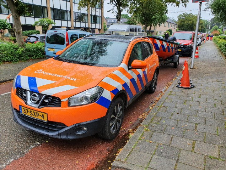 URB030's tweet photo. Reddingsbrigade Utrecht verzamelt samen met andere brigades om straks te gaan helpen in Limburg. #030 #Utrecht #NRV https://t.co/AEXnuPEyU1