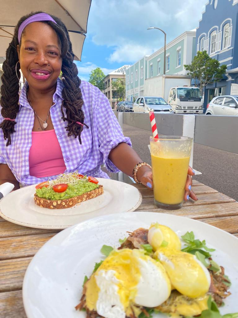 FarsightedGirl's tweet photo. Breakfast in #Bermuda 🥑🥭🍍@bermuda  #foodie #gobermuda https://t.co/vDUQlLYMyQ