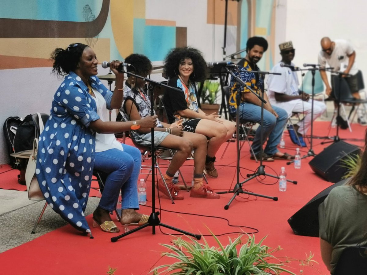 📢 NOVETAT‼️ Acabem de penjar un nou podcast al web de la @xrcbcn amb l'activitat 'El llegat de les músiques negres a Barcelona', en el marc del <a href="/grecfestivalbcn/">Grec Festival Bcn</a>! 🔥

🎧 Fes clic a l'enllaç per connectar-te al programa de ràdio: xrcb.cat/ca/podcast/fes…

*Imatges: <a href="/ccalbareda/">Centre Cultural Albareda</a>