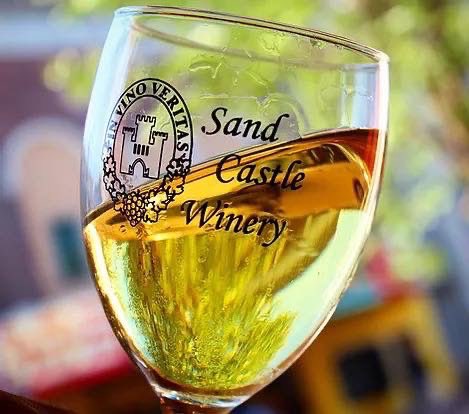 nhcelebrates's tweet photo. Here's an event you wonβt want to miss π πΊπΌ@SandCastleWine is having a #SunsetTeaDance with the one and only @BradScottSmith1! Come dance the evening away on August 1st from 4:30-8:30. Tickets are available at https://t.co/TSsHoX70DI #NewHopeCelebrates #DanceParty #Winery https://t.co/OYXguwgwoR