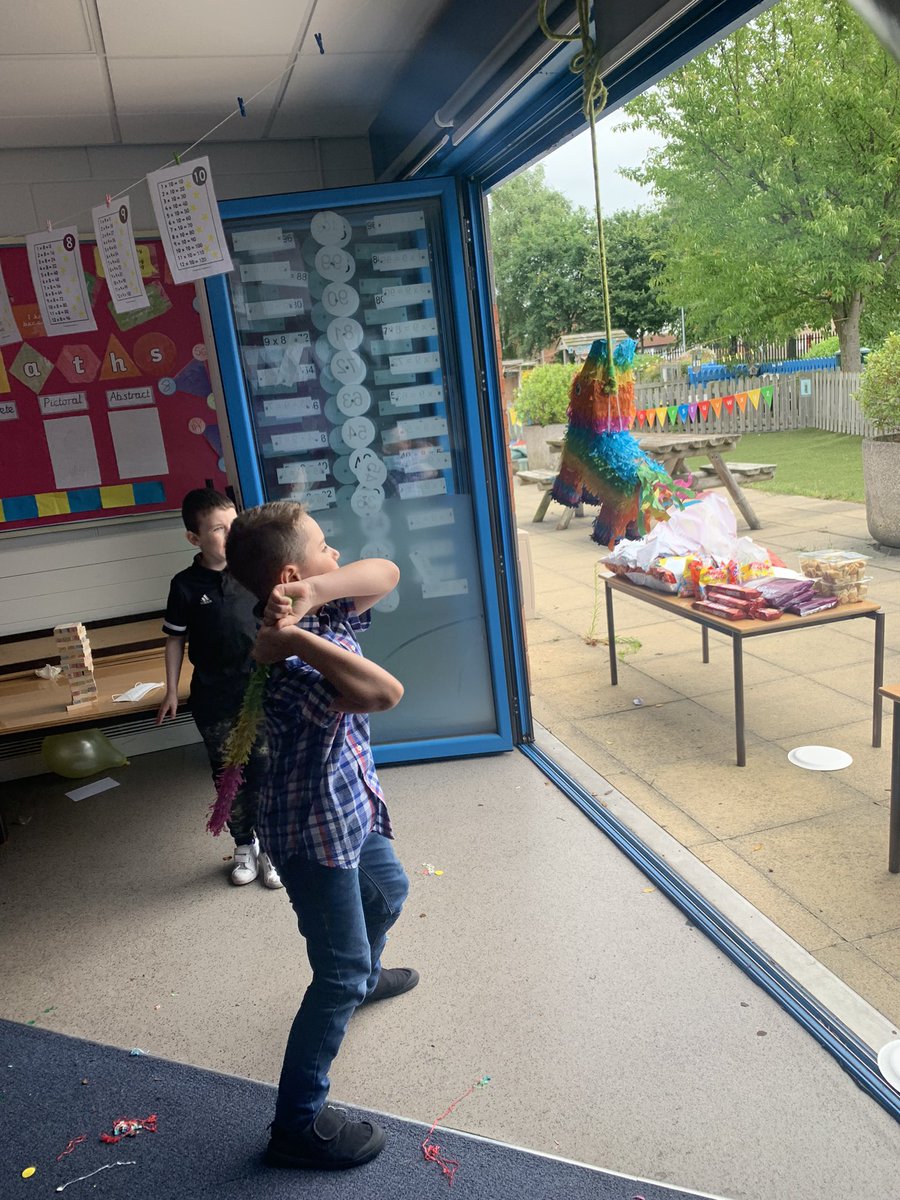 MissMellors's tweet photo. Can you tell how desperately Year 3 wanted these sweets? 👀🍬🍭 @DeltaCraven https://t.co/mOl9PXYN1i