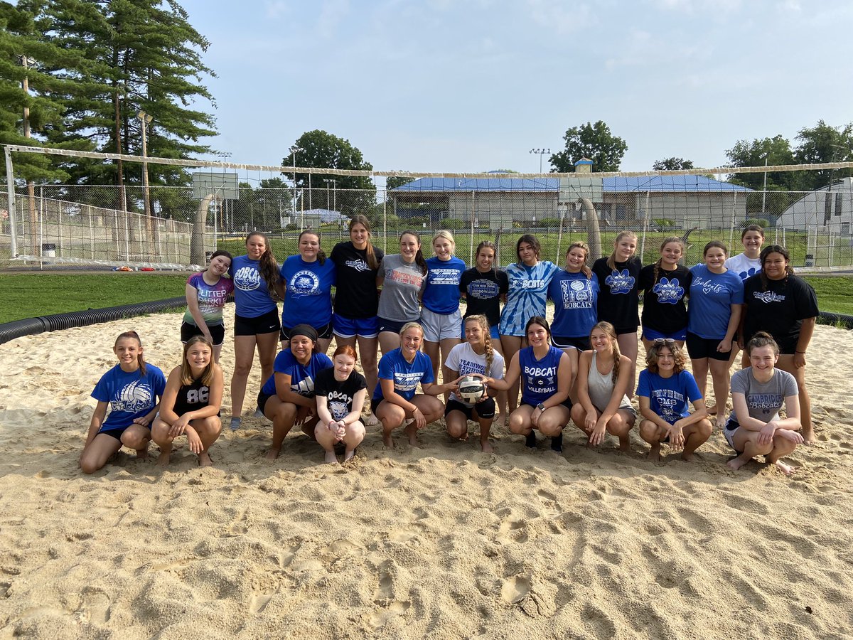 MrsBeskid's tweet photo. Team bonding at the sand court this morning with doughnuts! Next week starts conditioning! Getting ready to kick of season August 2nd. So excited to see where this team goes 🏐💙🐾 https://t.co/8Gg90b4oHd