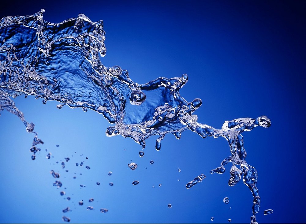 Don’t get overheated. Tips from <a href="/IAMRoadSmart/">IAM RoadSmart</a> to stay hydrated to keep your concentration levels high! iamroadsmart.com/media-policy/n…! #motoringtips