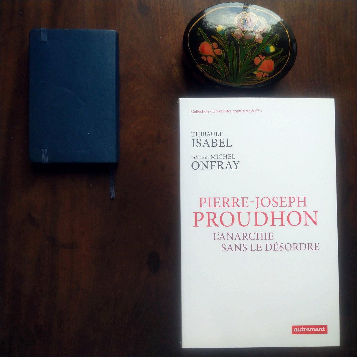 ⬛ "Nous serons tout à la fois hommes de conservation et hommes de progrès ; car ce n'est qu'à ce double titre que serons des hommes de révolution."
📓 Pierre-Joseph Proudhon. L'anarchie sans le désordre, <a href="/ThibaultIsabel/">Thibault ISABEL</a>, 2017.
#Bordeaux #Proudhon #Anarchie #philosophie #Lecture