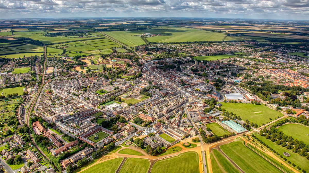 GreenAppleDenta's tweet photo. TOP PRIVATE JOB - B6024 - Suffolk - Circa £40,000+ - Part-time Private Dentist required for 2-3 days per week in a busy, independently owned practice. Excellent earning potential - approx £600-1000 gross per day. Minimal UDAs for children's NHS. 50% split on private. https://t.co/1X18lhcF4e