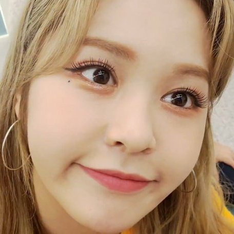 tiny__eu's tweet image. when she goes :]
#이유 #EVERGLOW #에버글로우 @EVERGLOW_twt