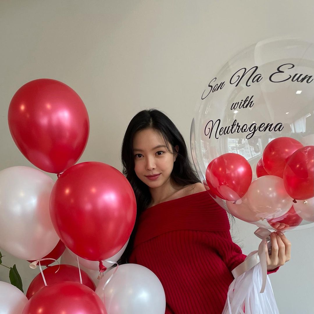 claireeeuna's tweet photo. Neutrogena Today ♥

[Naeun Instagram Updated 📸]
https://t.co/br0fbLbu2z

#Naeun #Apink #Neutrogena #Ad #fashion https://t.co/wBtgimVLhx