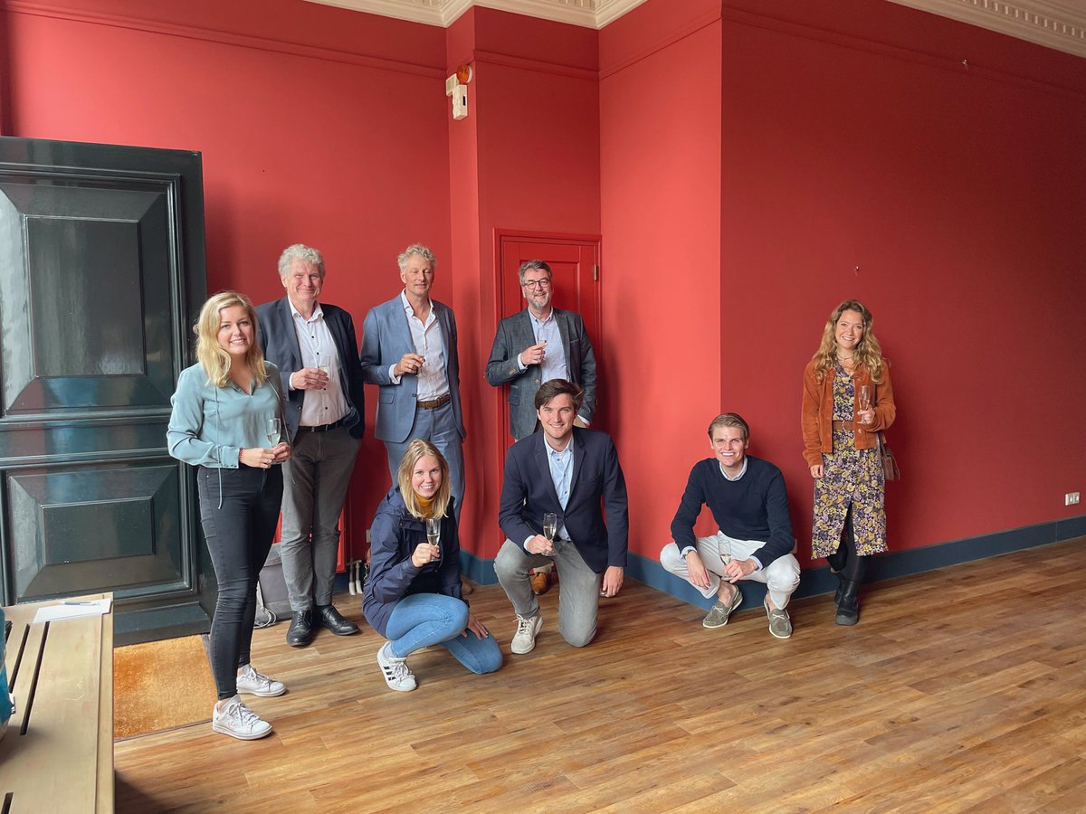 _PubliekeZaken_'s tweet photo. @PubliekeZakenEU heeft een mooie klus voor de zomer: verhuizen naar een nieuw kantoorpand, waar we ons groeiende team kunnen huisvesten. Houd uw e-mail en Mijn Publieke Zaken in de gaten voor updates over onze verhuisstatus. https://t.co/Oo8byrzHKF