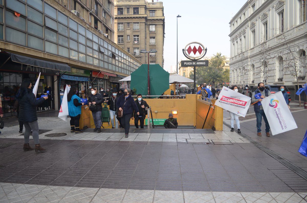 PRIMetro's tweet image. El día de ayer se vivió una extensa jornada en la Región Metropolitana, comenzamos en la Plaza de Armas, punto de encuentro de todos y todas, para dar a conocer la propuesta de nuestro candidato @desbordes este domingo vota 4 #elchilequequeremos #vota4