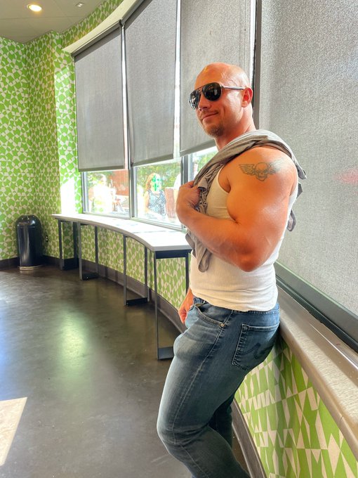 TW Pornstars - John Magnum. Pictures and videos from Twitter.