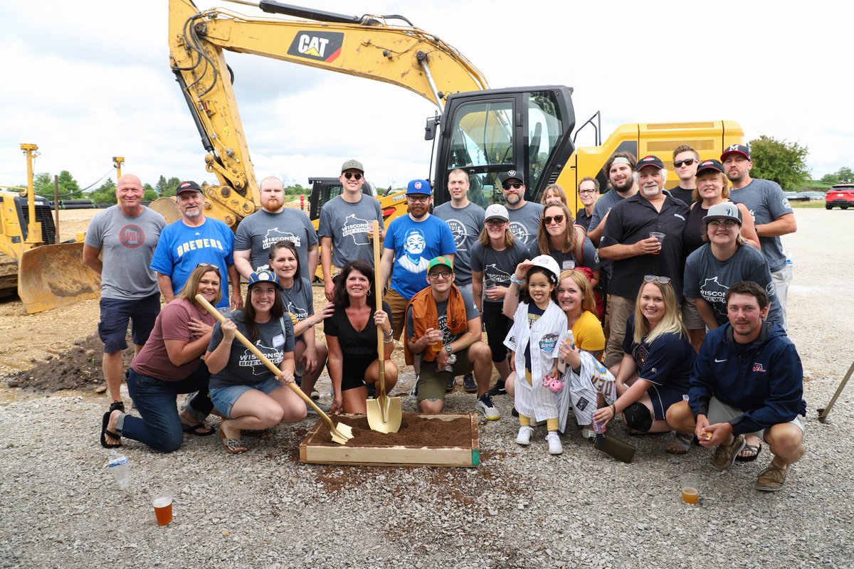 DockHounds's tweet photo. What a day it was as the DockHounds officially broke ground! 

Here's a 📸 recap from a truly memorable day at our future home, Wisconsin Brewing Company Park! 

@WisBrewingCo https://t.co/n7FzUZNtYv